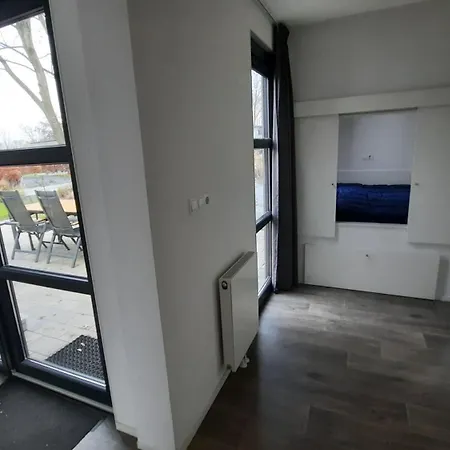 Bad Hoophuizen Am Wasser Fuer 6 Personen Nr Zuiderzee 21 Nyaraló *