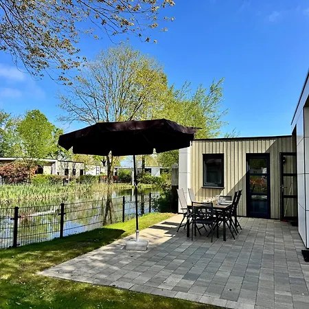 Bad Hoophuizen Am Wasser Fuer 6 Personen Nr Zuiderzee 21