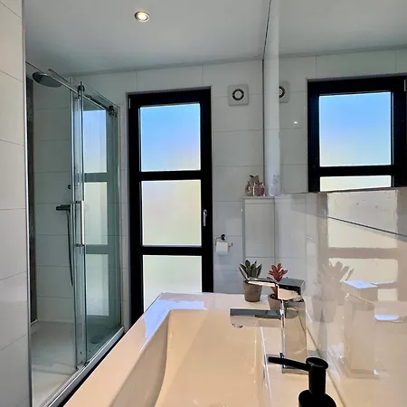 Bad Hoophuizen Am Wasser Fuer 6 Personen Nr Zuiderzee 21 *