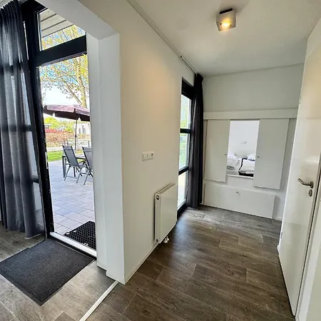 Bad Hoophuizen Am Wasser Fuer 6 Personen Nr Zuiderzee 21 Casa de Férias