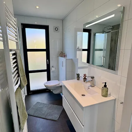 Bad Hoophuizen Am Wasser Fuer 6 Personen Nr Zuiderzee 21 * Hulshorst